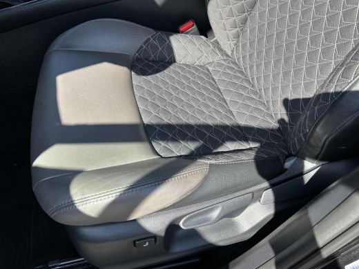 Toyota C-HR 2.0 Hybrid Executive ActivLease financial lease