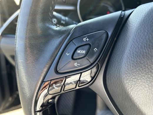 Toyota C-HR 2.0 Hybrid Executive ActivLease financial lease