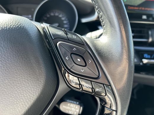 Toyota C-HR 2.0 Hybrid Executive ActivLease financial lease