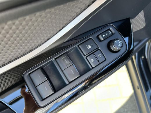 Toyota C-HR 2.0 Hybrid Executive ActivLease financial lease