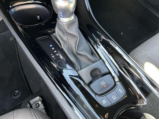 Toyota C-HR 2.0 Hybrid Executive ActivLease financial lease