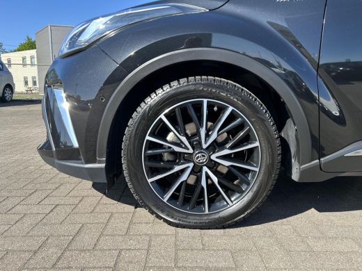 Toyota C-HR 2.0 Hybrid Executive ActivLease financial lease