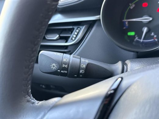 Toyota C-HR 2.0 Hybrid Style **NAVIGATIE/ STOELVERWARMING/ DODEHOEK DETECTIE/ 36 MAANDEN GARANTIE** ActivLease financial lease