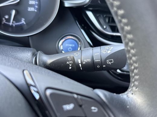 Toyota C-HR 2.0 Hybrid Style **NAVIGATIE/ STOELVERWARMING/ DODEHOEK DETECTIE/ 36 MAANDEN GARANTIE** ActivLease financial lease