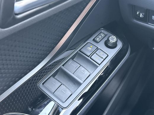 Toyota C-HR 2.0 Hybrid Style **NAVIGATIE/ STOELVERWARMING/ DODEHOEK DETECTIE/ 36 MAANDEN GARANTIE** ActivLease financial lease