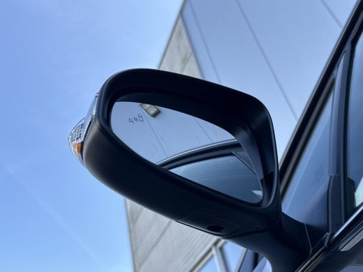 Toyota C-HR 2.0 Hybrid Style **NAVIGATIE/ STOELVERWARMING/ DODEHOEK DETECTIE/ 36 MAANDEN GARANTIE** ActivLease financial lease