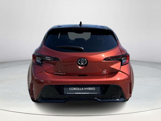 Toyota Corolla Hybrid 140 GR Sport **PLUS PACK/ METAL OXIDE/ NIEUWE AUTO/ DIRECT LEVERBAAR** ActivLease financial lease