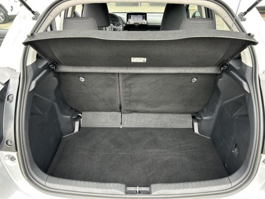 Toyota Yaris 1.5 Hybrid Active ActivLease financial lease