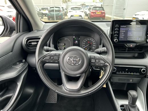 Toyota Yaris 1.5 Hybrid Active ActivLease financial lease