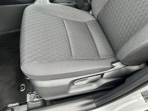 Toyota Yaris 1.5 Hybrid Active ActivLease financial lease