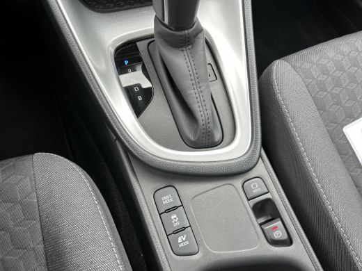 Toyota Yaris 1.5 Hybrid Active ActivLease financial lease