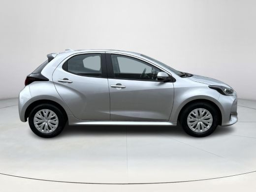 Toyota Yaris 1.5 Hybrid Active ActivLease financial lease