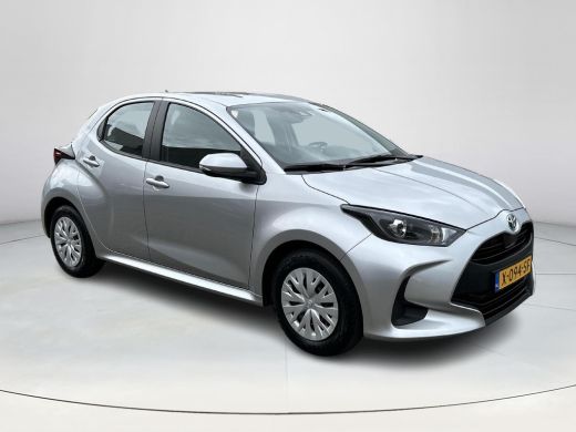 Toyota Yaris 1.5 Hybrid Active ActivLease financial lease