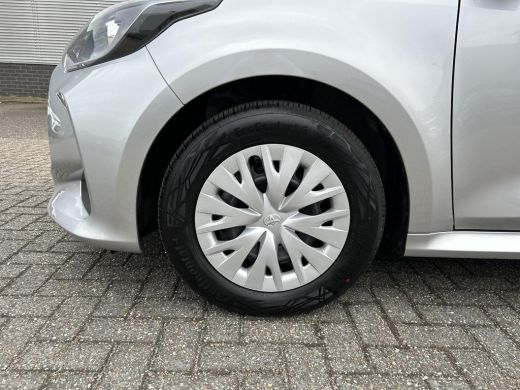 Toyota Yaris 1.5 Hybrid Active ActivLease financial lease
