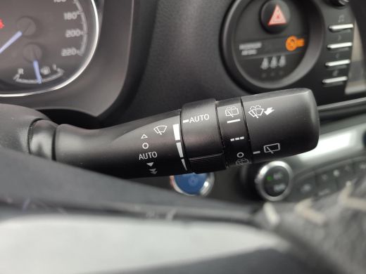 Toyota Yaris 1.5 Hybrid Y20 | Bi-Tone | Automaat | Navigatie | Rijklaarprijs incl. garantie | ActivLease financial lease
