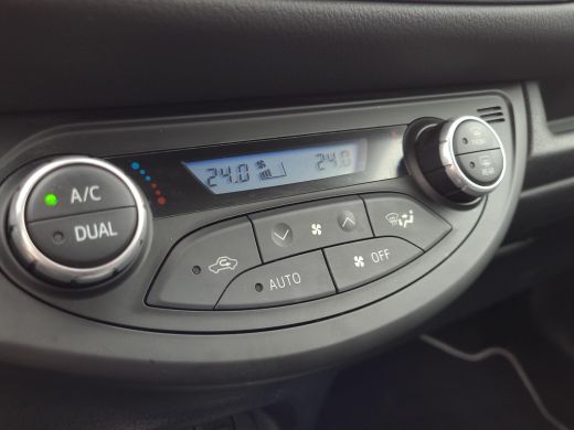 Toyota Yaris 1.5 Hybrid Y20 | Bi-Tone | Automaat | Navigatie | Rijklaarprijs incl. garantie | ActivLease financial lease