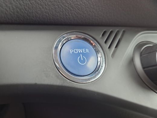 Toyota Yaris 1.5 Hybrid Y20 | Bi-Tone | Automaat | Navigatie | Rijklaarprijs incl. garantie | ActivLease financial lease