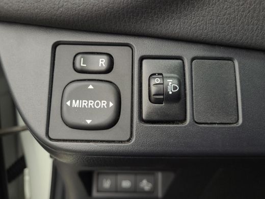 Toyota Yaris 1.5 Hybrid Y20 | Bi-Tone | Automaat | Navigatie | Rijklaarprijs incl. garantie | ActivLease financial lease