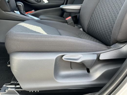 Toyota Yaris Cross 1.5 Hybrid 115 Active Private lease vanaf €385,- p.m.! ActivLease financial lease