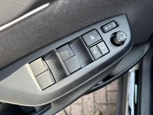 Toyota Yaris Cross 1.5 Hybrid 130pk First Edition Comfort Pack 06-10141018 Voor meer informatie ActivLease financial lease