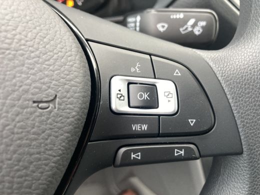 Volkswagen Crafter Volkswagen 2024 | 140 PK | Automaat | Geveerde bestuurdersstoel | Navigatie | Camera | Full LED ActivLease financial lease