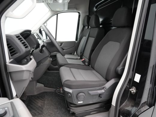 Volkswagen Crafter 30 2.0 TDI 140pk DSG L3H3 Highline Navi via App Camera Trekhaak Voorruitverwarming ActivLease financial lease