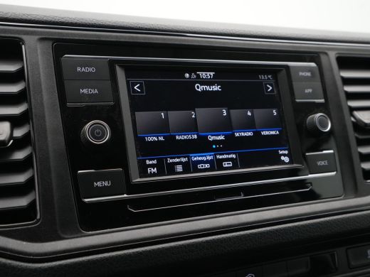 Volkswagen Crafter 30 2.0 TDI 140pk DSG L3H3 Highline Navi via App Camera Trekhaak Voorruitverwarming ActivLease financial lease