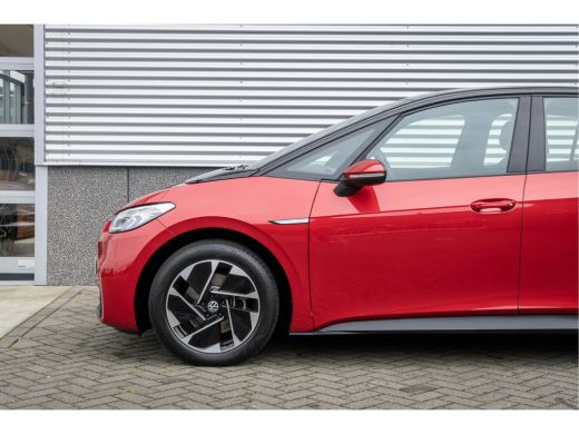 Volkswagen ID.3 Volkswagen Pure 45 kWh | Comfortpakket Plus| 18 inch | snelladen ActivLease financial lease