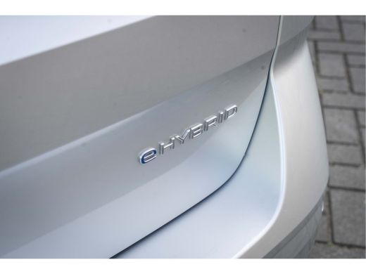 Volkswagen Multivan Volkswagen 1.4 eHybrid L2H1 Life Business | Trekhaak| Alarm| Pan-dak | 7 persoons| ActivLease financial lease