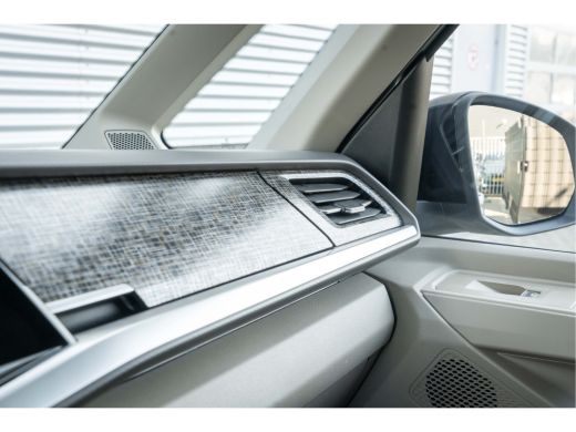 Volkswagen Multivan Volkswagen 1.4 eHybrid L2H1 Life Business | Trekhaak| Alarm| Pan-dak | 7 persoons| ActivLease financial lease