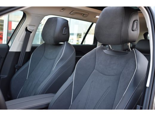 Volkswagen Passat Variant 1.5 eHybrid PHEV 204PK Elegance Business | PANORAMADAK | TREKHAAK ActivLease financial lease