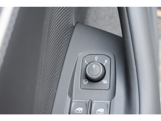 Volkswagen Passat Variant 1.5 eHybrid PHEV 204PK Elegance Business | PANORAMADAK | TREKHAAK ActivLease financial lease