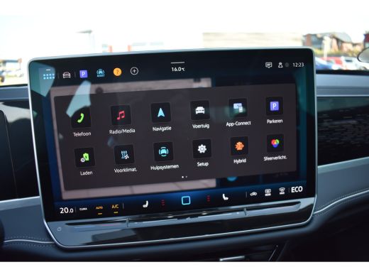 Volkswagen Passat Variant 1.5 eHybrid PHEV 204PK Elegance Business | PANORAMADAK | TREKHAAK ActivLease financial lease