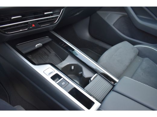 Volkswagen Passat Variant 1.5 eHybrid PHEV 204PK Elegance Business | PANORAMADAK | TREKHAAK ActivLease financial lease