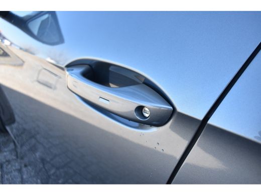Volkswagen Passat Variant 1.5 eHybrid PHEV 204PK Elegance Business | PANORAMADAK | TREKHAAK ActivLease financial lease