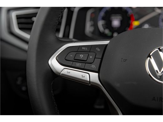 Volkswagen Polo 1.0 TSI R-Line Edition | Panoramadak | 17 inch LMV | Camera | Navi | Adapt. Cruise | ActivLease financial lease