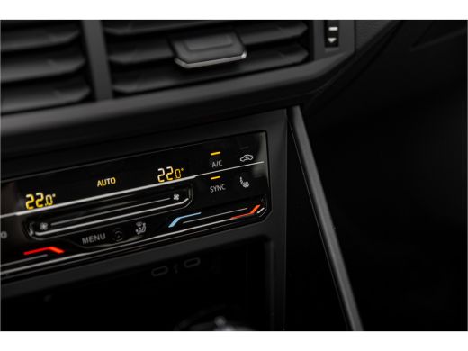 Volkswagen Polo 1.0 TSI R-Line Edition | Panoramadak | 17 inch LMV | Camera | Navi | Adapt. Cruise | ActivLease financial lease