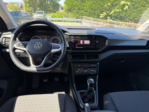 Volkswagen T-Cross 1.0 95PK TSI Life | ACC | Apple Carplay | Airco ActivLease financial lease
