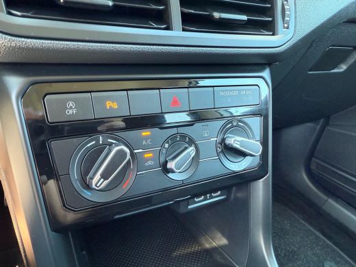 Volkswagen T-Cross 1.0 95PK TSI Life | ACC | Apple Carplay | Airco ActivLease financial lease