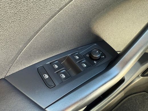 Volkswagen T-Cross 1.0 95PK TSI Life | ACC | Apple Carplay | Airco ActivLease financial lease