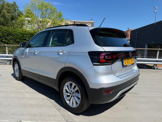 Volkswagen T-Cross 1.0 95PK TSI Life | ACC | Apple Carplay | Airco ActivLease financial lease