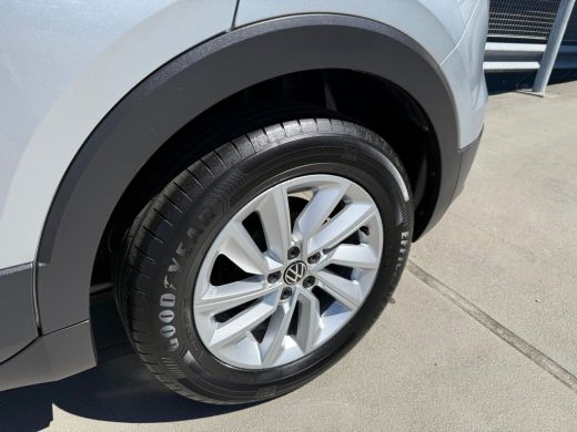 Volkswagen T-Cross 1.0 95PK TSI Life | ACC | Apple Carplay | Airco ActivLease financial lease