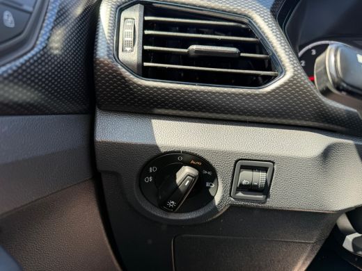 Volkswagen T-Cross 1.0 96PK TSI Life | ACC | Airco | Apple Carplay ActivLease financial lease