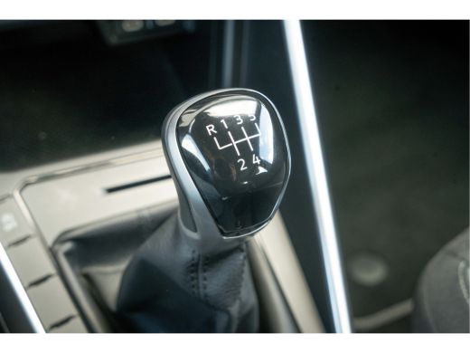 Volkswagen Taigo 1.0 TSI Life | 4seizoenenbanden| Climatronic | Parkeersensoren | ActivLease financial lease