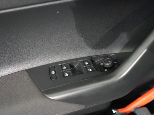 Volkswagen Taigo Volkswagen 1.0 TSI Life digitaal instrumentenpaneel  | Apple Carplay/Android Auto|telefoonintegra... ActivLease financial lease