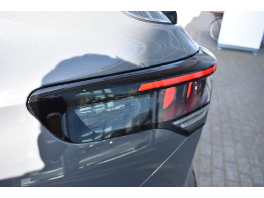 Volkswagen Tayron 1.5 eTSI R-Line Edition | Electronic climate controle | Elektrisch bedienbare achterklep | Elektr... ActivLease financial lease