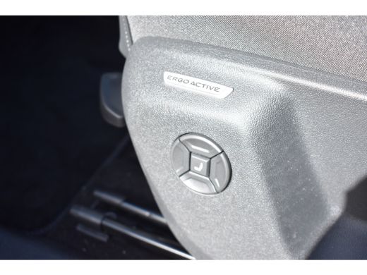 Volkswagen Tayron 1.5 eTSI R-Line Edition | Electronic climate controle | Elektrisch bedienbare achterklep | Elektr... ActivLease financial lease