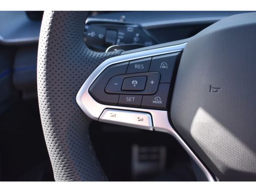 Volkswagen Tayron 1.5 eTSI R-Line Edition | Electronic climate controle | Elektrisch bedienbare achterklep | Elektr... ActivLease financial lease