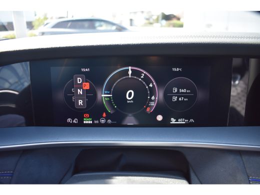 Volkswagen Tayron 1.5 eTSI R-Line Edition | Electronic climate controle | Elektrisch bedienbare achterklep | Elektr... ActivLease financial lease