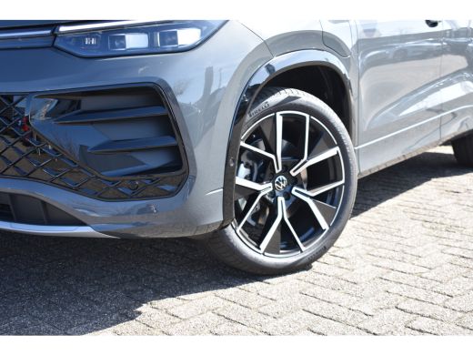 Volkswagen Tayron 1.5 eTSI R-Line Edition | Electronic climate controle | Elektrisch bedienbare achterklep | Elektr... ActivLease financial lease
